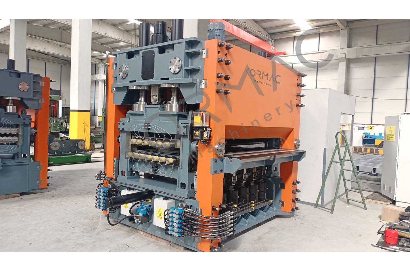 KORMAC - Sheet Metal Straightening & Leveling Machine (Leveler)