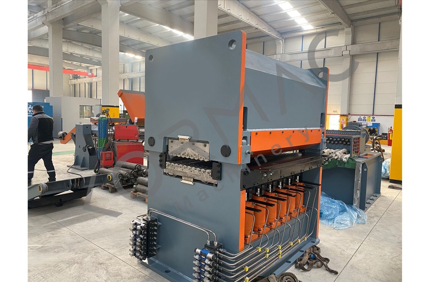 KORMAC - Sheet Metal Straightening & Leveling Machine (Leveler)